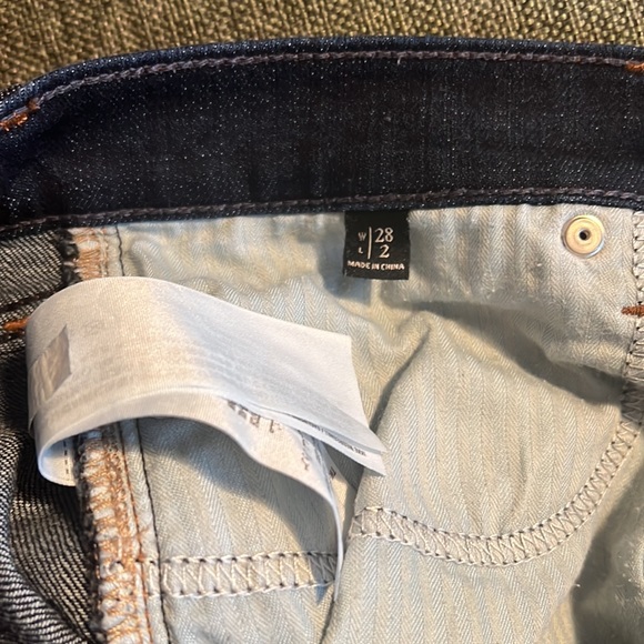 Dark wash Abercrombie short jean shorts - Picture 4 of 6